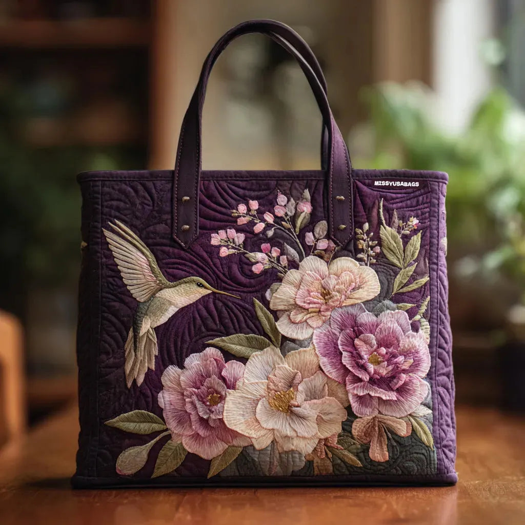 Borsa Artigianale Viola con Colibrì e Orchidee: Stile Fresco per Ogni Occasione 0