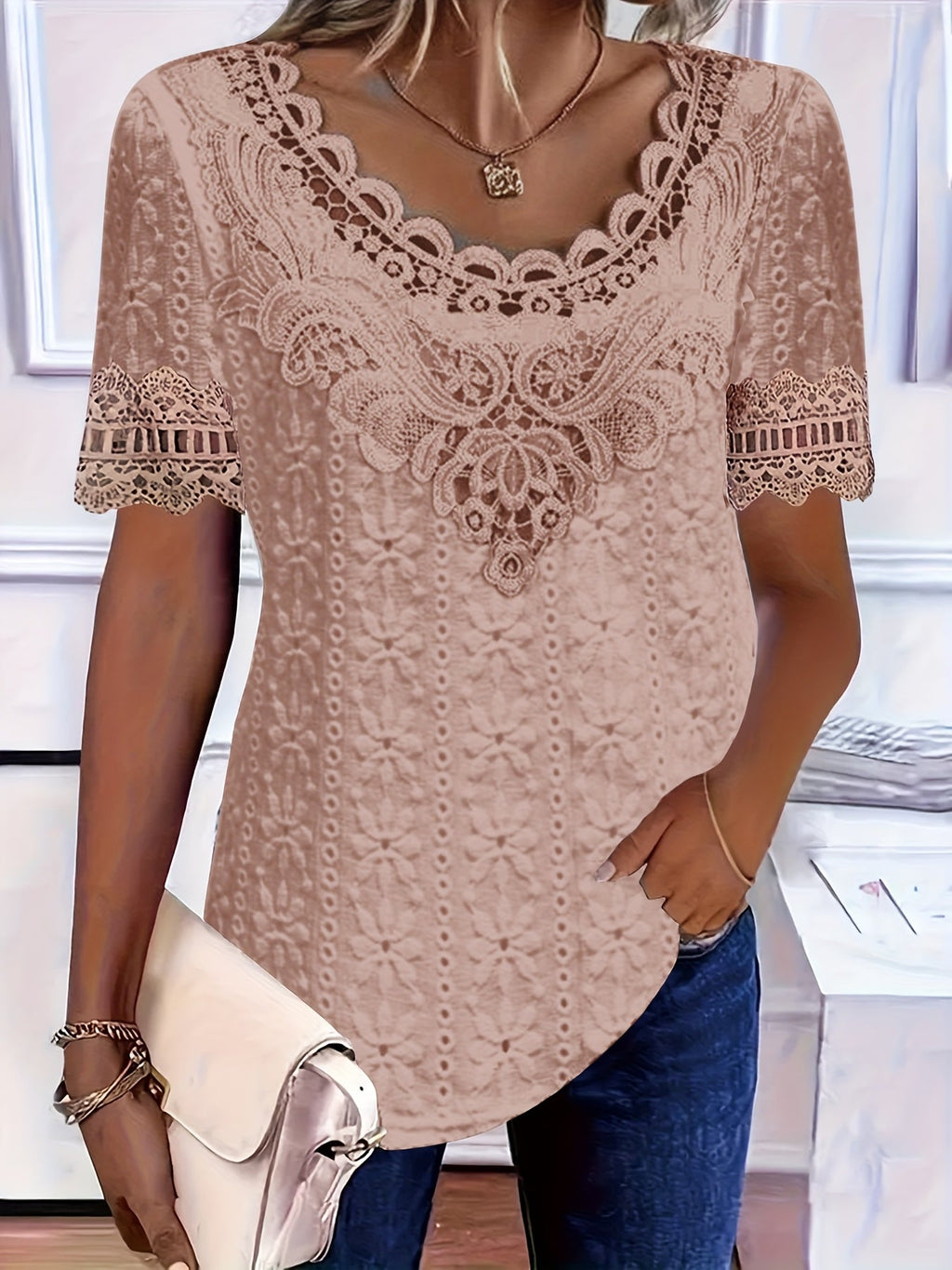 Camicetta Elegante a Maniche Corte: Comfort e Stile per Ogni Occasione 1