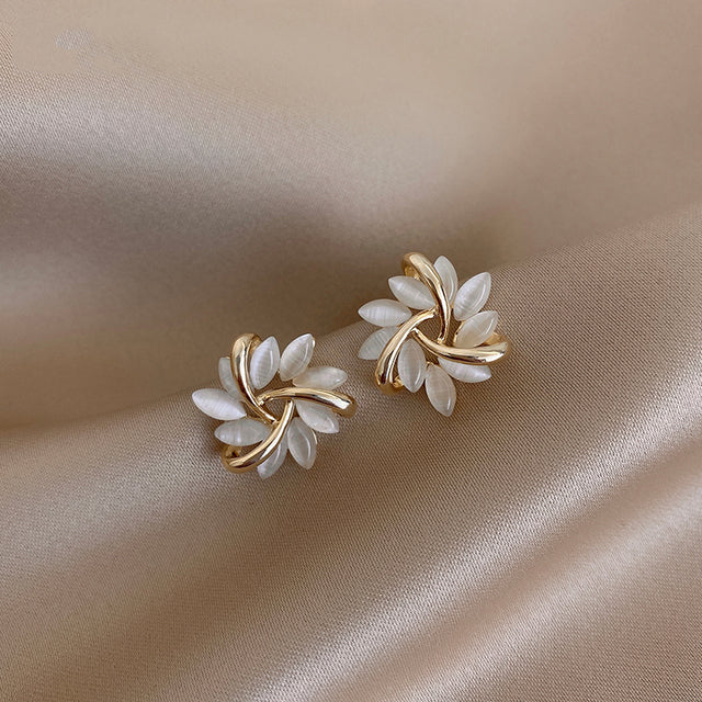 Orecchini Donna Oro con Fiore Opale: Eleganza Unica per Ogni Occasione 0