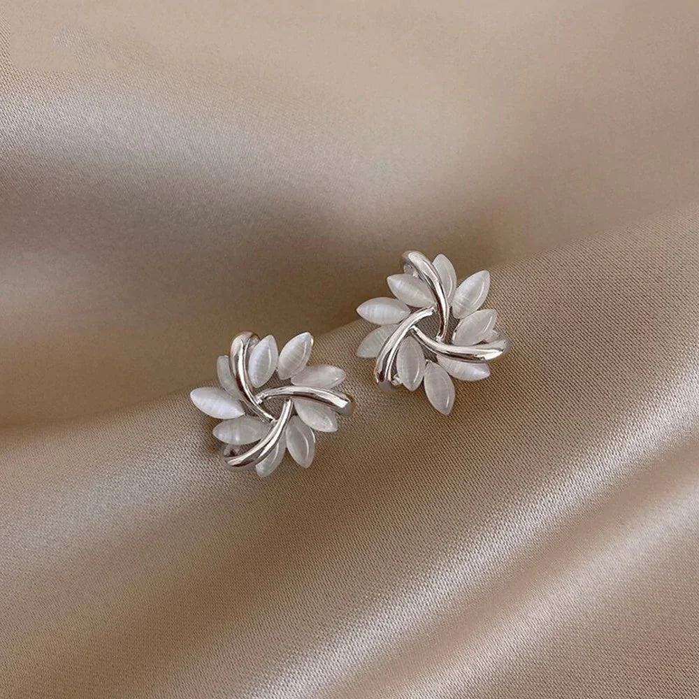 Orecchini Donna Oro con Fiore Opale: Eleganza Unica per Ogni Occasione 2